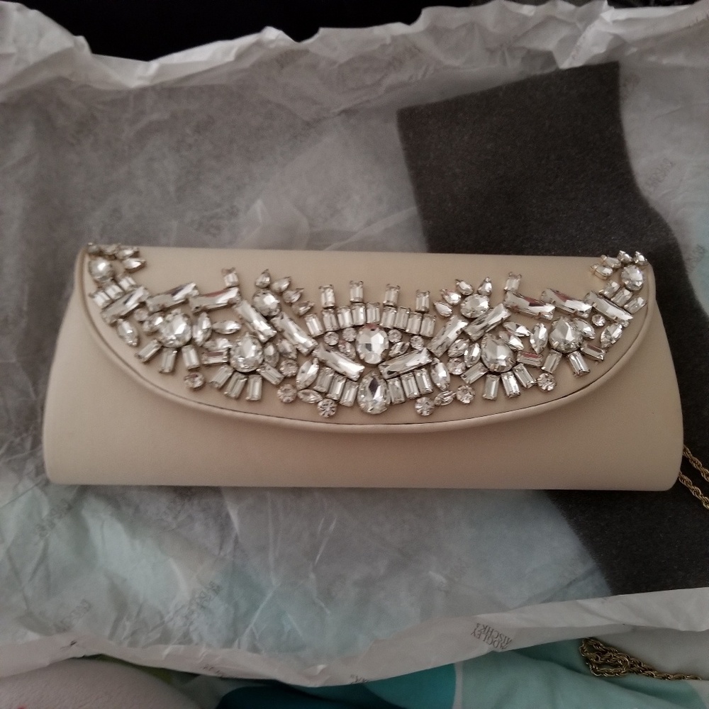 Badgley Mischka Guilt Ivory Clutch For Wedding